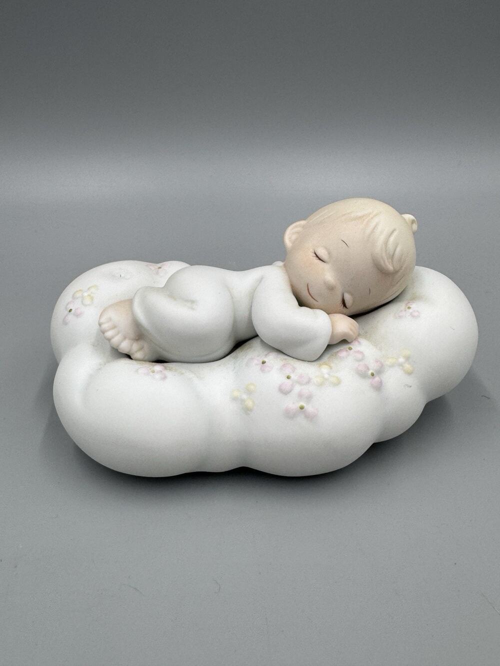 Enesco Precious Moments Safe In The Arms Of Jesus Figurine Vintage 1992 No Box